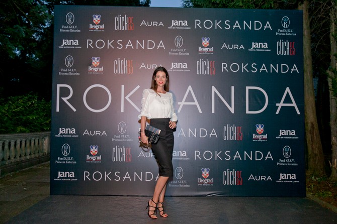 Ines Jevrosimović prošle nedelje na reviji Roksande Ilinčić u Beogradu