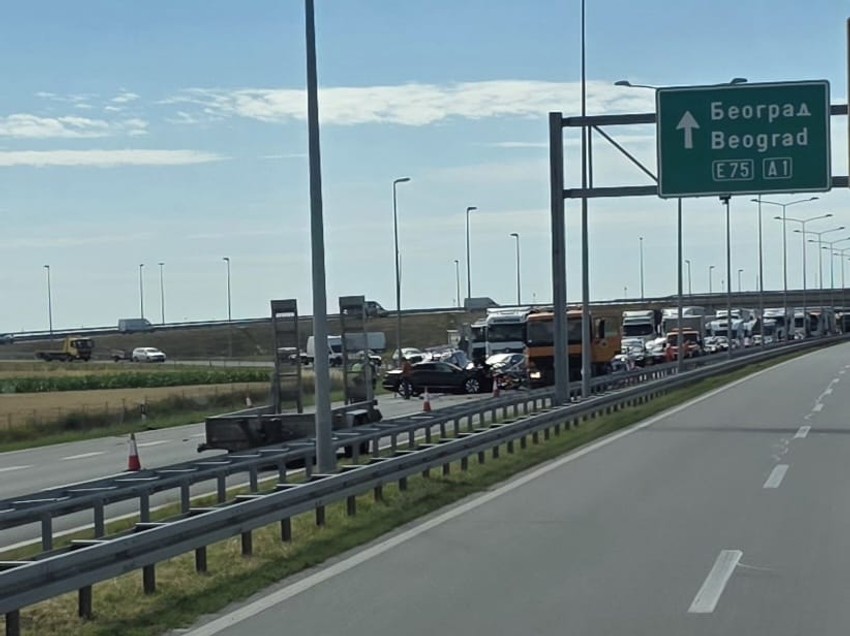 Saobraćajna nesreća na autoputu