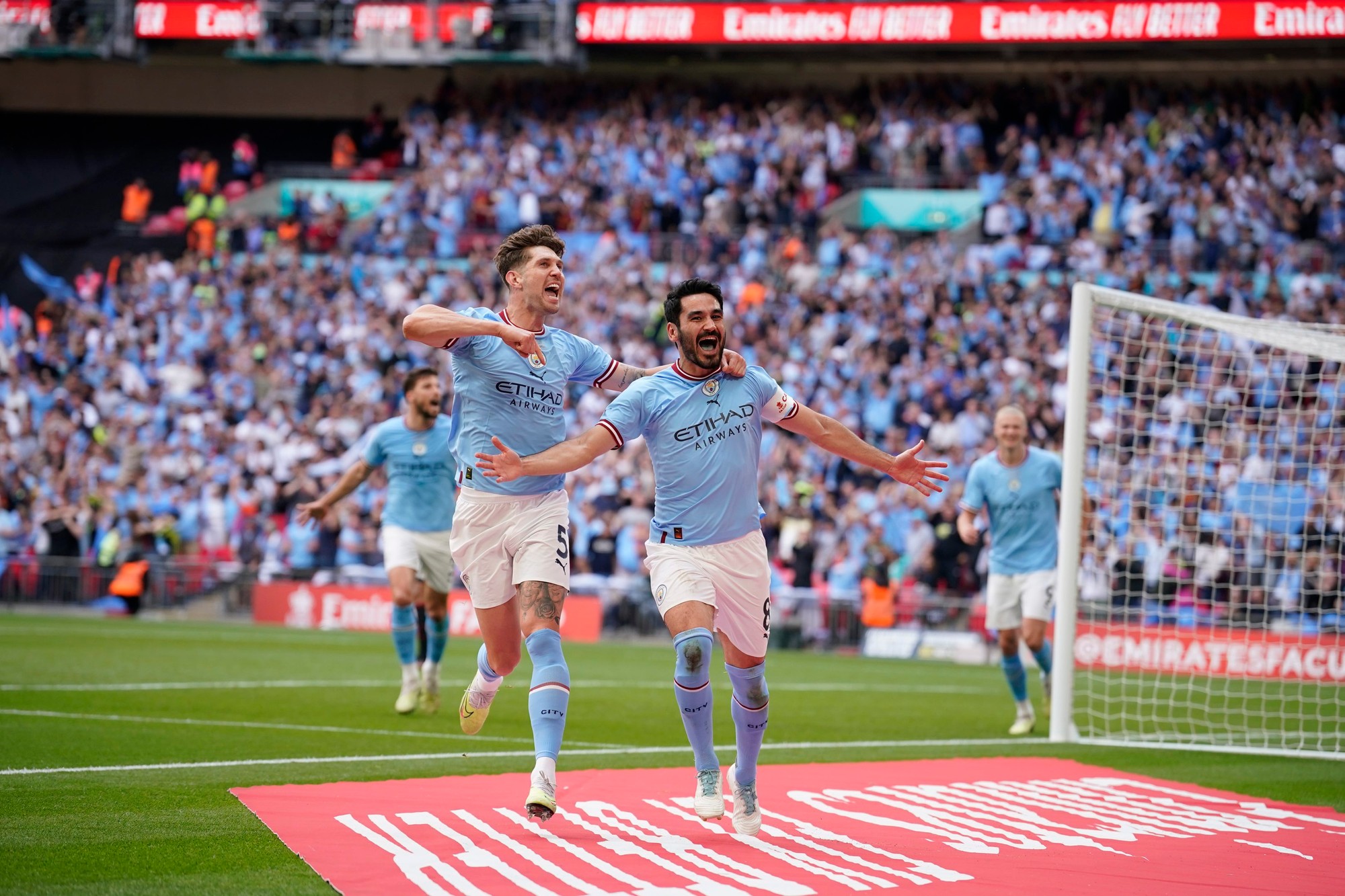 FA Cup: Manchester City - Manchester United (finále).