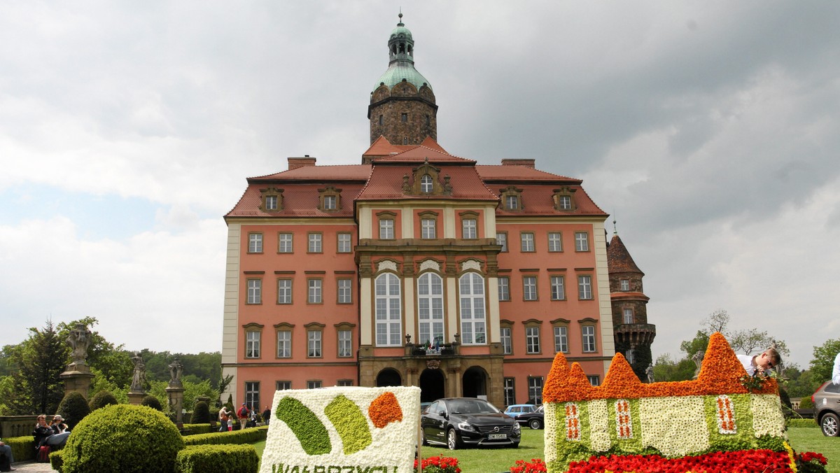 Wrocławskie Muzeum Narodowe wypożyczy do Zamku Książ kilkadziesiąt obrazów, które przed wojną zdobiły wnętrza tego zamku. Wernisaż wystawy pochodzący z okresu od XVI do XX w. dzieła odbędzie się w Książu 10 lipca.