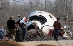 Sondaż: Niemal 40 proc. Polaków jest pewnych - w katastrofie smoleńskiej chodzi tylko o władzę