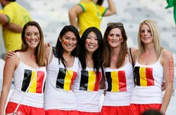 Są tak gorące jak ich doping. Seksowne fanki futbolu na mundialu w Brazylii. WIDEO