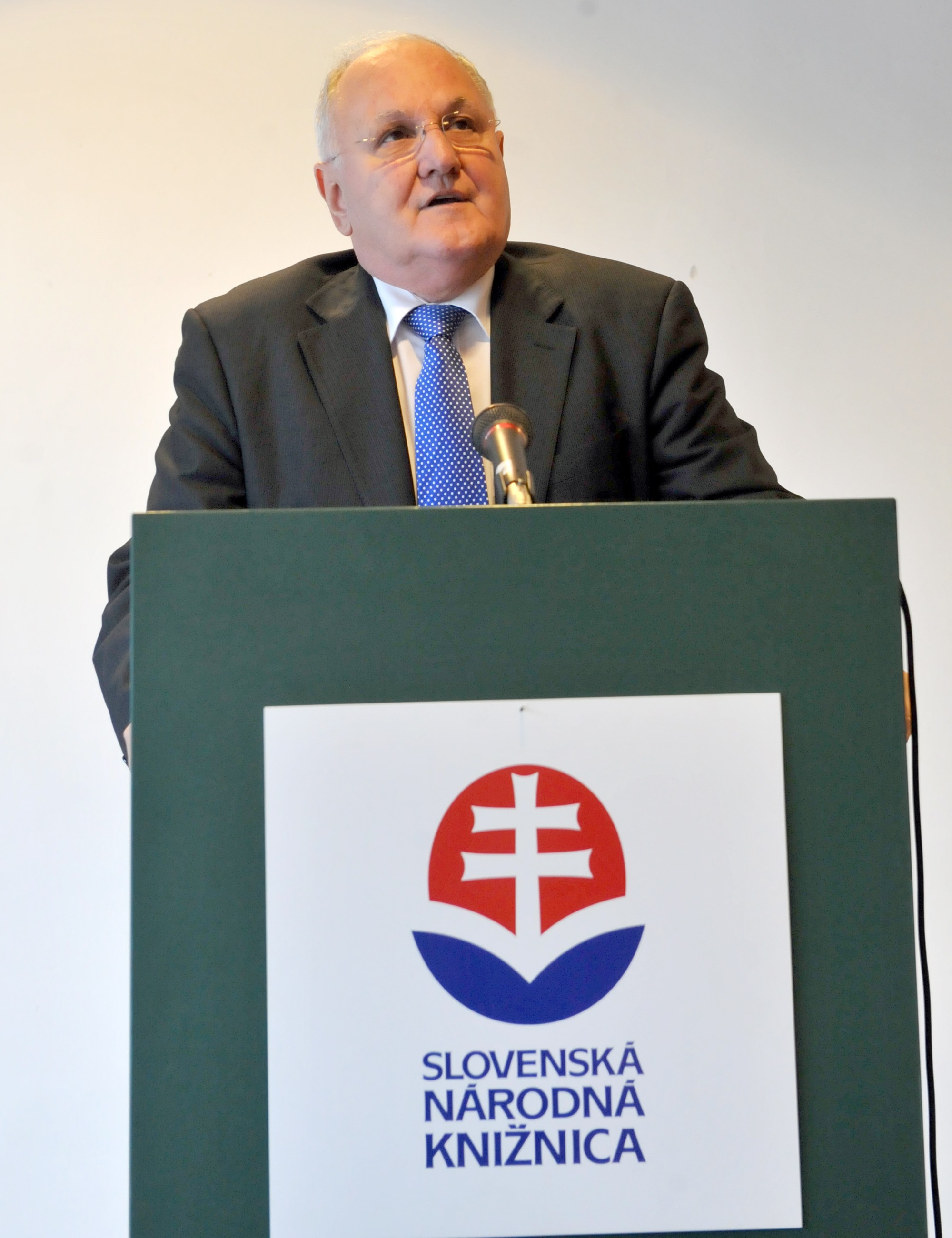 Zomrel slovenský historik a bývalý politik Dušan Čaplovič.