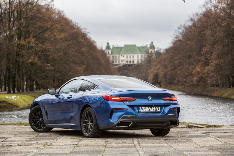 BMW M850i xDrive - co tak naprawdę potrafi topowy wariant BMW M850i?