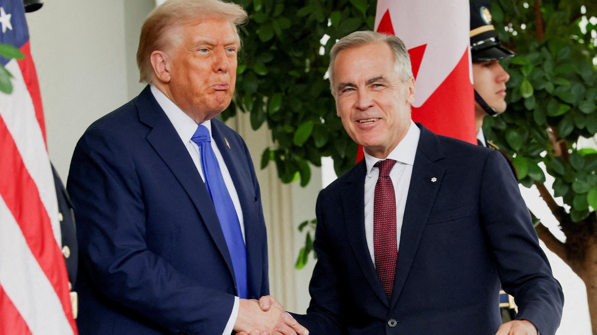 Tramp i Karni ispred Bele kuće u avgustu 2026. | Foto: Reuters/Evelyn Hockstein