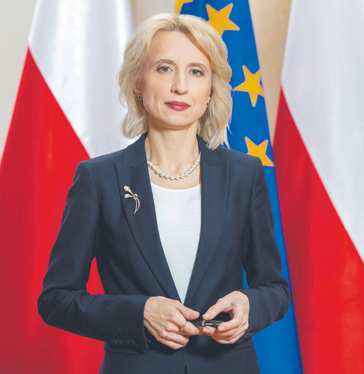 Prof. Teresa Czerwińska, wiceprezes Europejskiego Banku Inwestycyjnego, była minister finansów