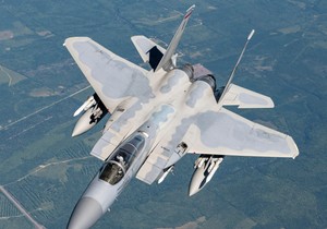 Avion F-15