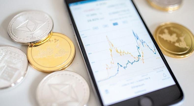 What are cryptocurrencies, and what are the tips to securely invest in these currencies?.