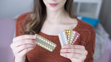 Hormonalne tabletki antykoncepcyjne - rodzaje, jak przyjmować, wady i zalety