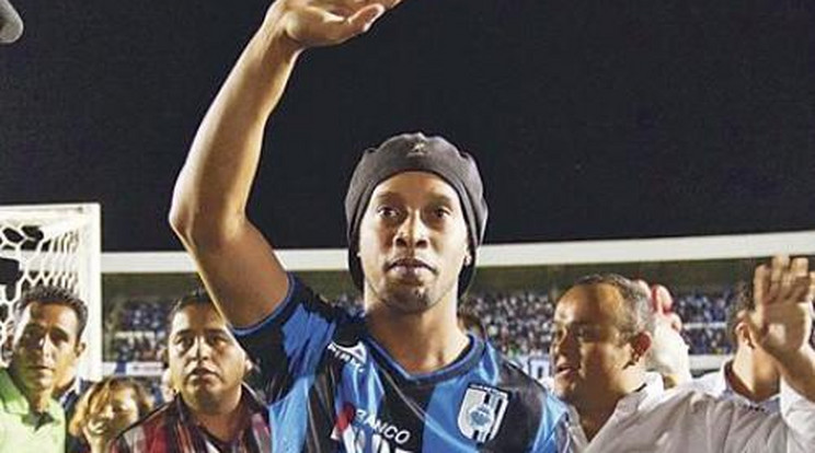 Ronaldinho távozott mexikói klubjától 