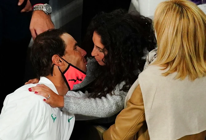 Ranije je bilo poljubaca, 2020. Pariz