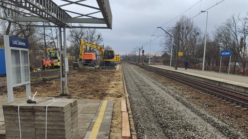 PKP PLK na stacjach Łódź Żabieniec i Zgierz zwiększają dostępność do kolei