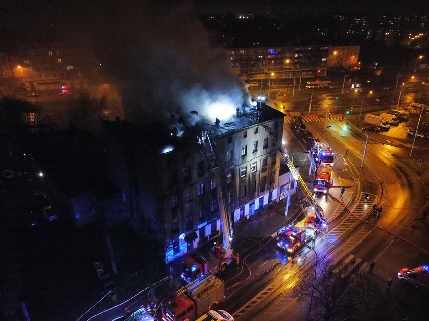 Pożar w kamienicy w Łodzi. Nie żyje jedna osoba