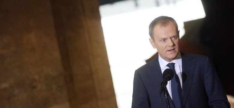 Trzydniowy tydzień pracy premiera. "Rządowe samoloty traktuje jak taksówki"
