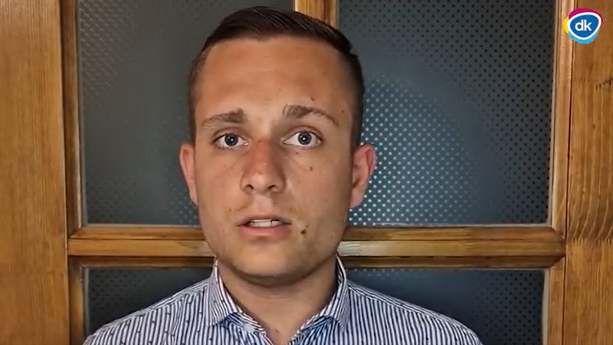 Közmunkára ítélték a DK politikusát, amiért a pedofilbotrányról kérdezte a kormánytagokat