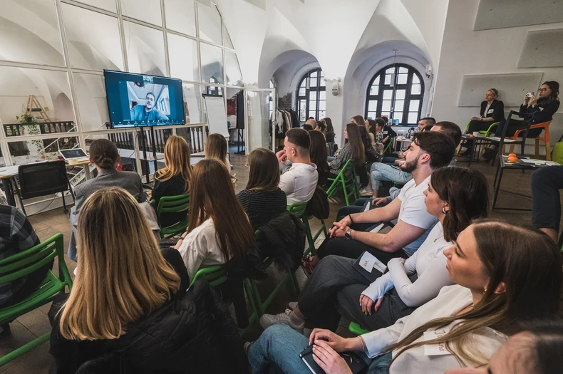 Miloš Biković osnovao Fondaciju posvećenu mladima