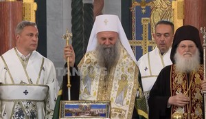 Momenat kad Patrojarh Porfirije plače
