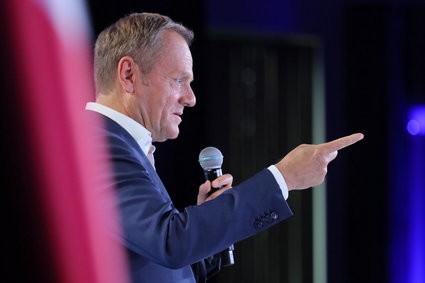 Donald Tusk traci szefostwo w EPL na rzecz Niemca. Ile na tym straci finansowo? 