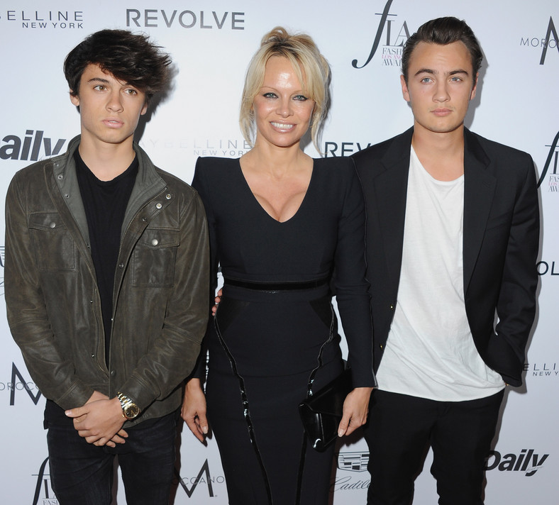 Pamela Anderson z synami w 2016 r.