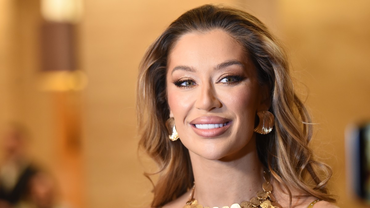 NIKO NE MOŽE DA VERUJE KAKO TEA TAIROVIĆ IZGLEDA BEZ ŠMINKE Pevačica objavila sliku u prirodnom izdanju: Mnogi ostanu u neverici kad čuju KOLIKO IMA GODINA Kép