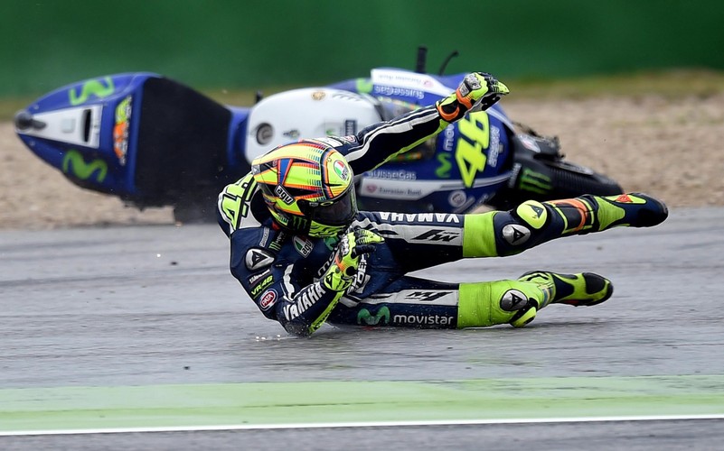 Valentino Rossi zaliczył upadek podczas treningu