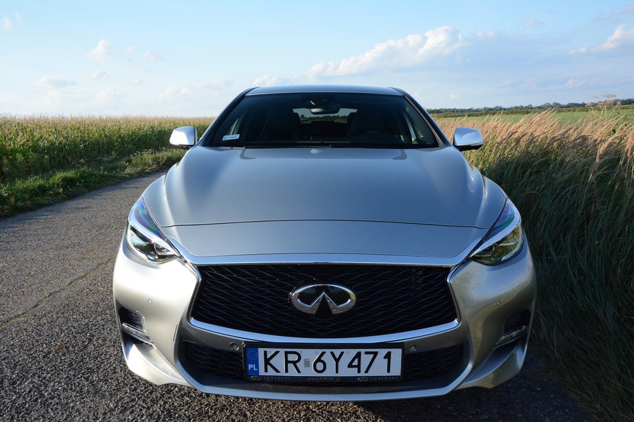 Infiniti Q30 2.0t - elegant w przebraniu (26)