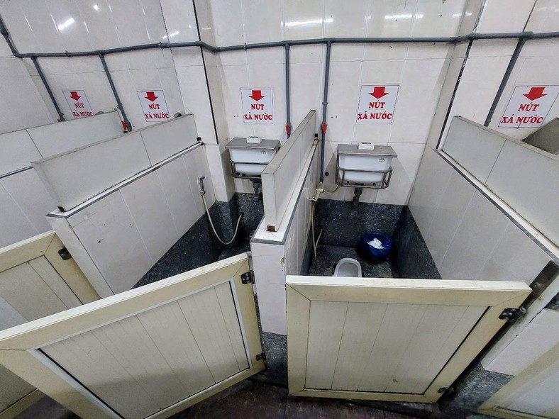 Un baño en una estación de autobuses en Vietnam