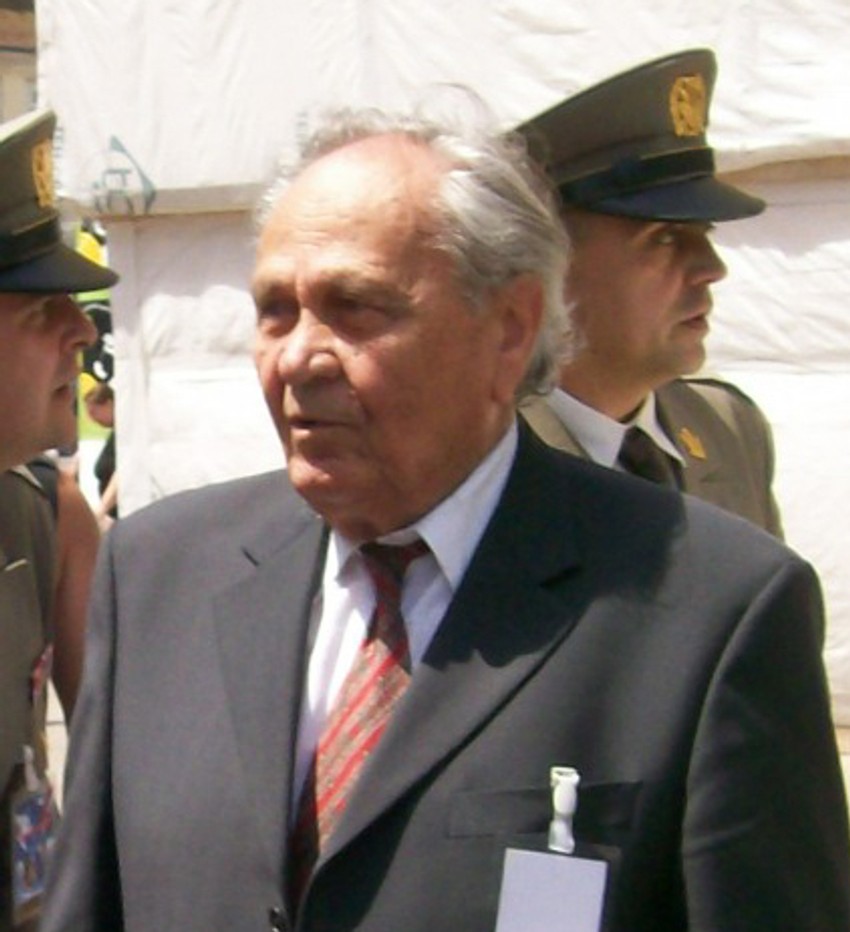 Josip Manolić
