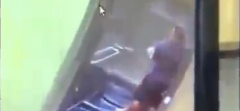 Słynny piłkarz pobił żonę w windzie. Do sieci wyciekło nagranie
