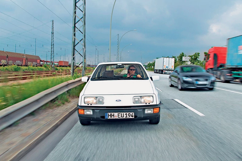 Po 43 latach produkowania Taunusa Ford uznał, że nadszedł czas na zmianę i latem 1982 r. zaprezentował Sierrę. 