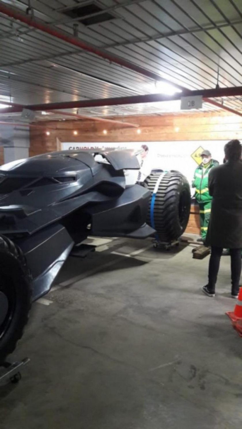 „Batmobil" na ulicach Moskwy