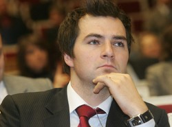 Radny PiS wpisał żonę jako swoją własność