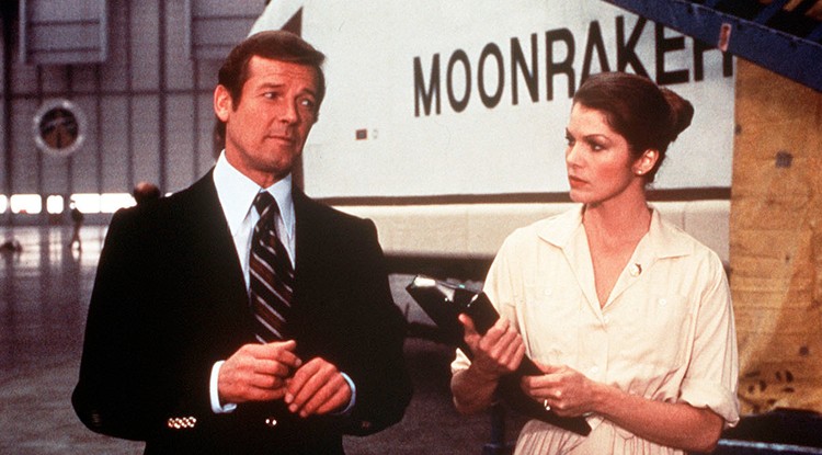 Roger Moore James Bond szerepében