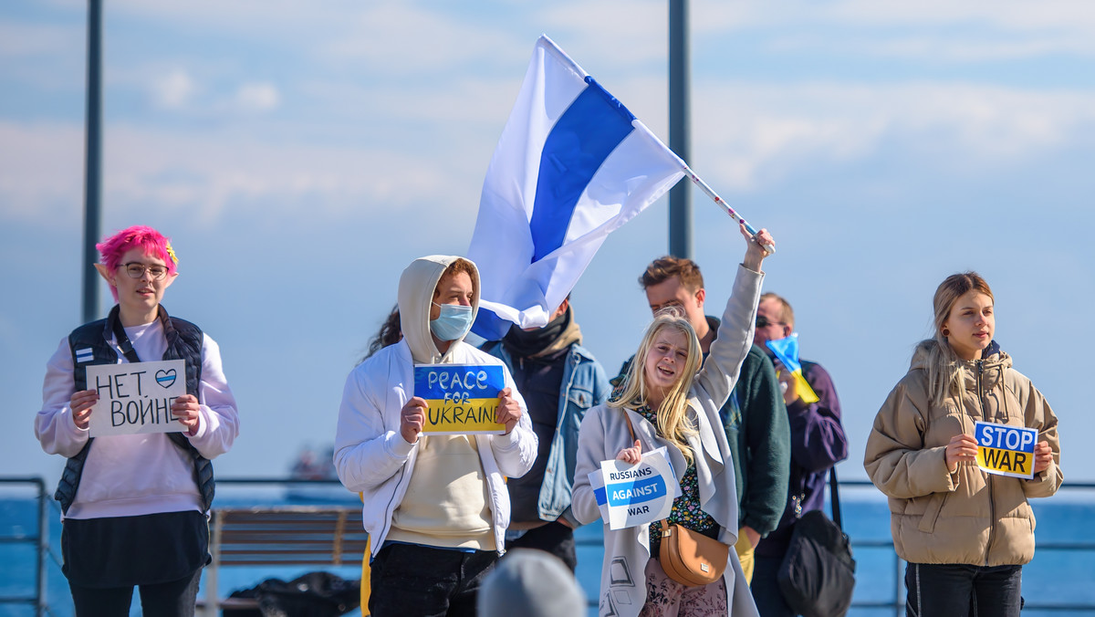 Tak Rosjanie sprzeciwiają się wojnie. Stworzyli "nową flagę"