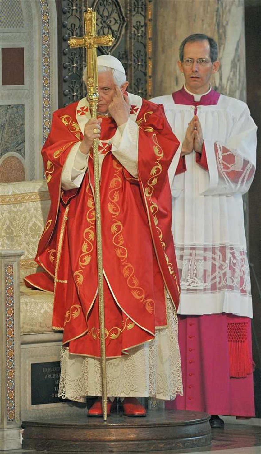 Papież: ofiary księży-pedofili cierpią