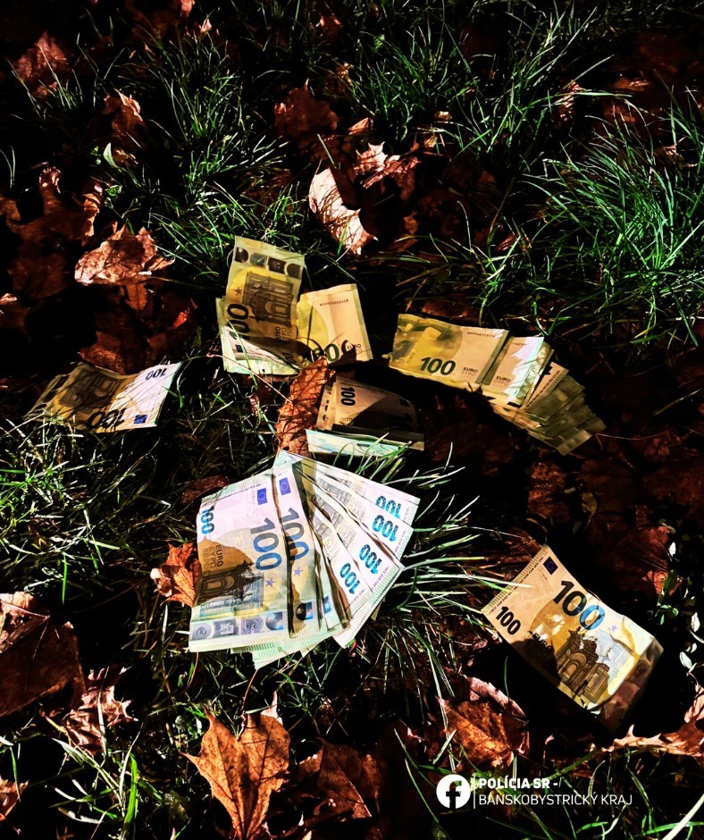 Banskobystrickí policajti zadržali zlodejov. 