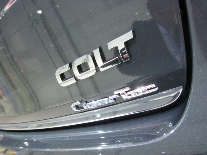 Nowego colta nie kupimy już z motorem wysokoprężnym. Powód? Zbyt mała popularność tej odmiany - zamiast tego Mitsubishi stawia nam przed nosem ekologiczne jednostki benzynowe 1.1 i 1.3 Clear Tec