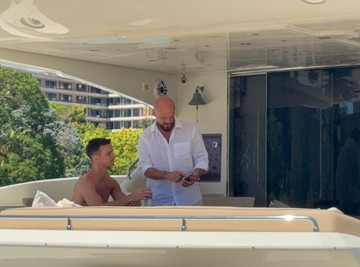 REKORD NA ESTRADI: Ovi pevači nisu prodali NIJEDNU KARTU, sačekala ih prazna sala: "Tražili smo svadbu samo da uzmemo neke pare!"