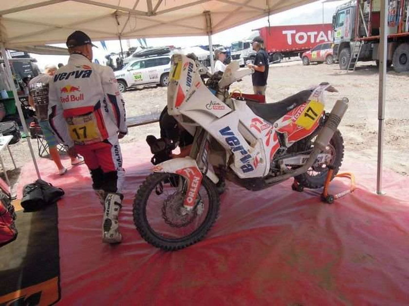 Motocyklista Orlen Team Jacek Czachor radzi sobie coraz lepiej na trasie Rajdu Dakar 2012