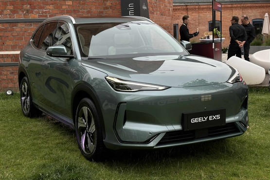 Nowy SUV wjeżdża do Polski. Cena? 5000 aut sprzedali w ciemno