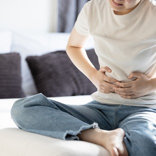 Epekő eltávolítása: oldani vagy műteni?