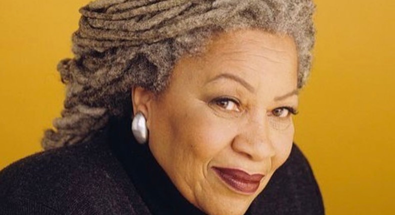 Toni Morrison passes away (witter/akefestival)