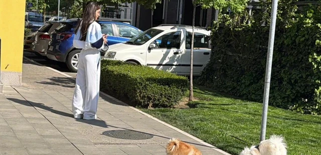 Njih je volela Anđela Đuričić: Danas se našla na meti NAŠEG PAPARACA ispred Gastozove zgrade!