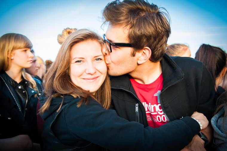 Publiczność pod sceną na festiwalu Heineken Open'er (fot. Monika Stolarska/Onet)