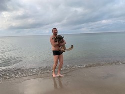 Redaktor Dziennik.pl przepłynie Zalew Kamieński, by wesprzeć zwierzęta ze schroniska. "Ostatnie 50 metrów pokonam pieskiem"