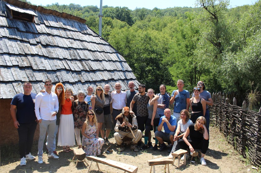 Deo stručnog tima koji je radio na realizaciji neolitskog naselja StaPARK