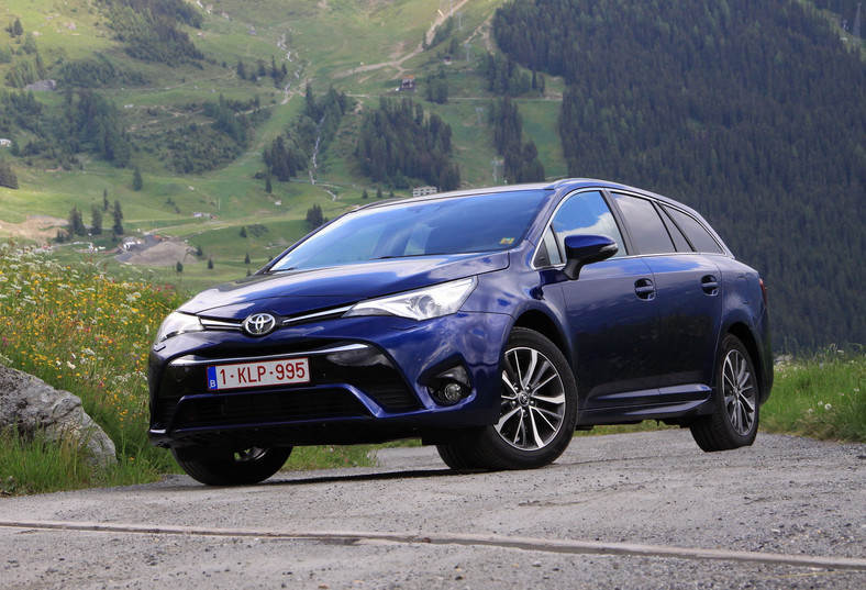 Nowa Toyota Avensis 1,8 Valvematic wolnossący znaczy