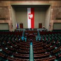 Rząd PiS bez wotum zaufania, ale ciągle z największym poparciem społeczeństwa