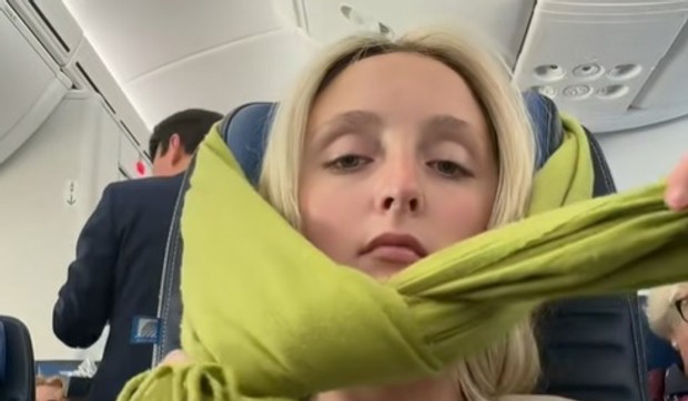 trik sa šalom u avionu