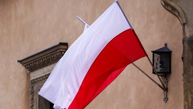 Dzień Flagi 2024. Dziś w oknach i na balkonach zawisną biało-czerwone flagi